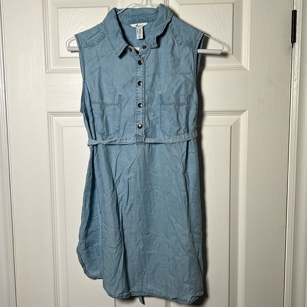 Maternity sleeveless denim tunic